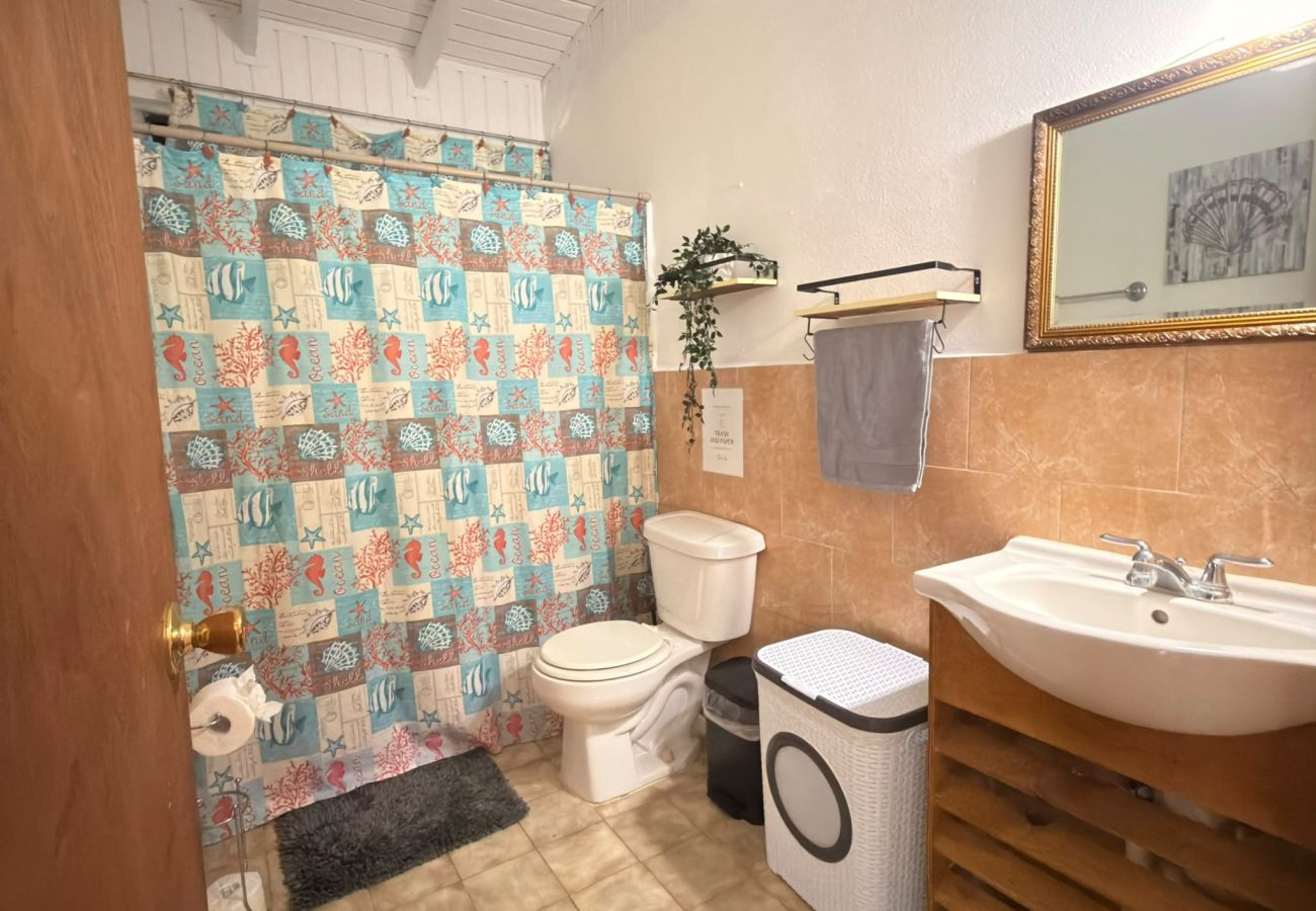 House in Guanica - Spacious Guánica Retreat | Family Stay · Apto C