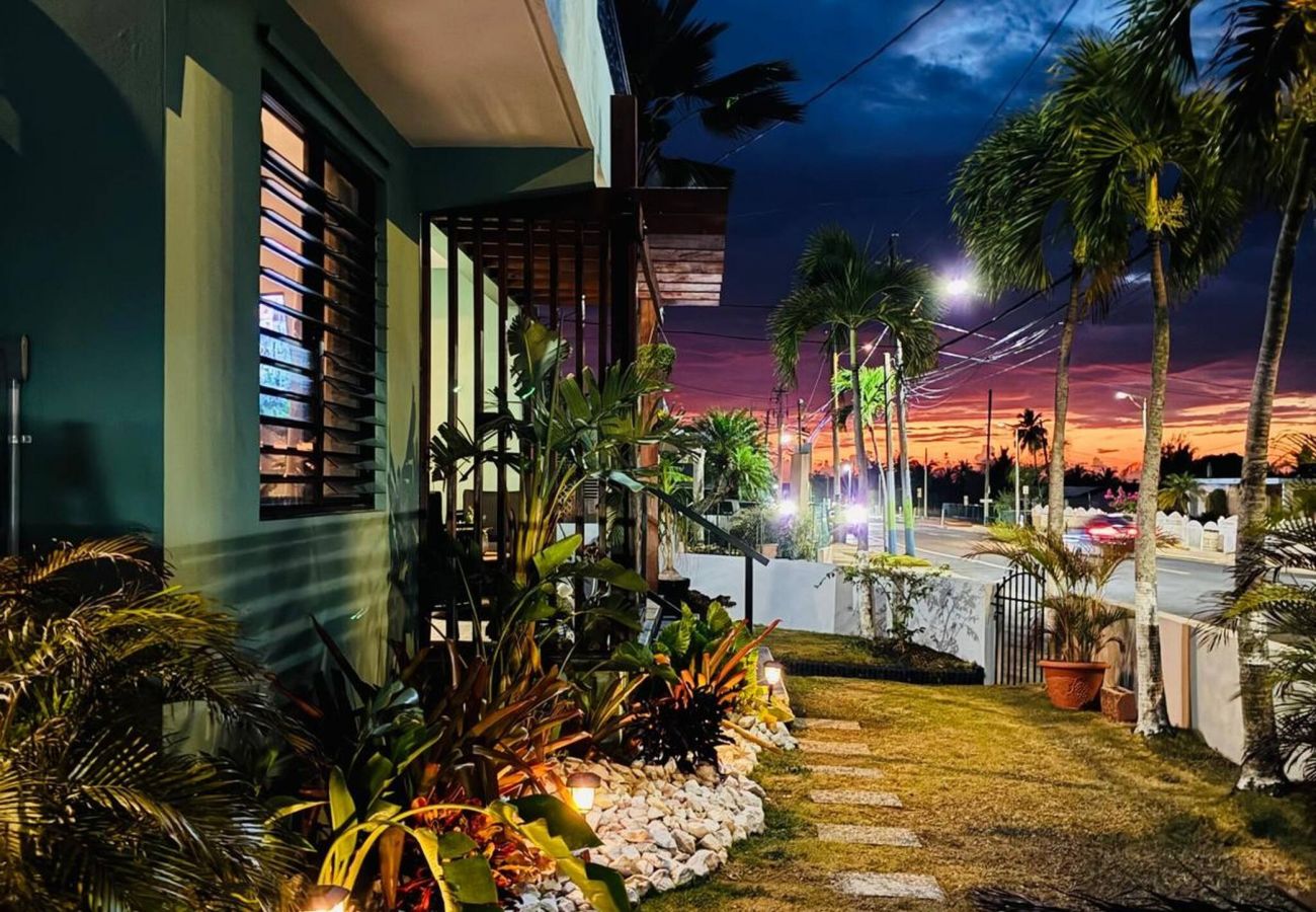 House in Camuy - 6BR Beachfront Compound w/ Generator & Games 