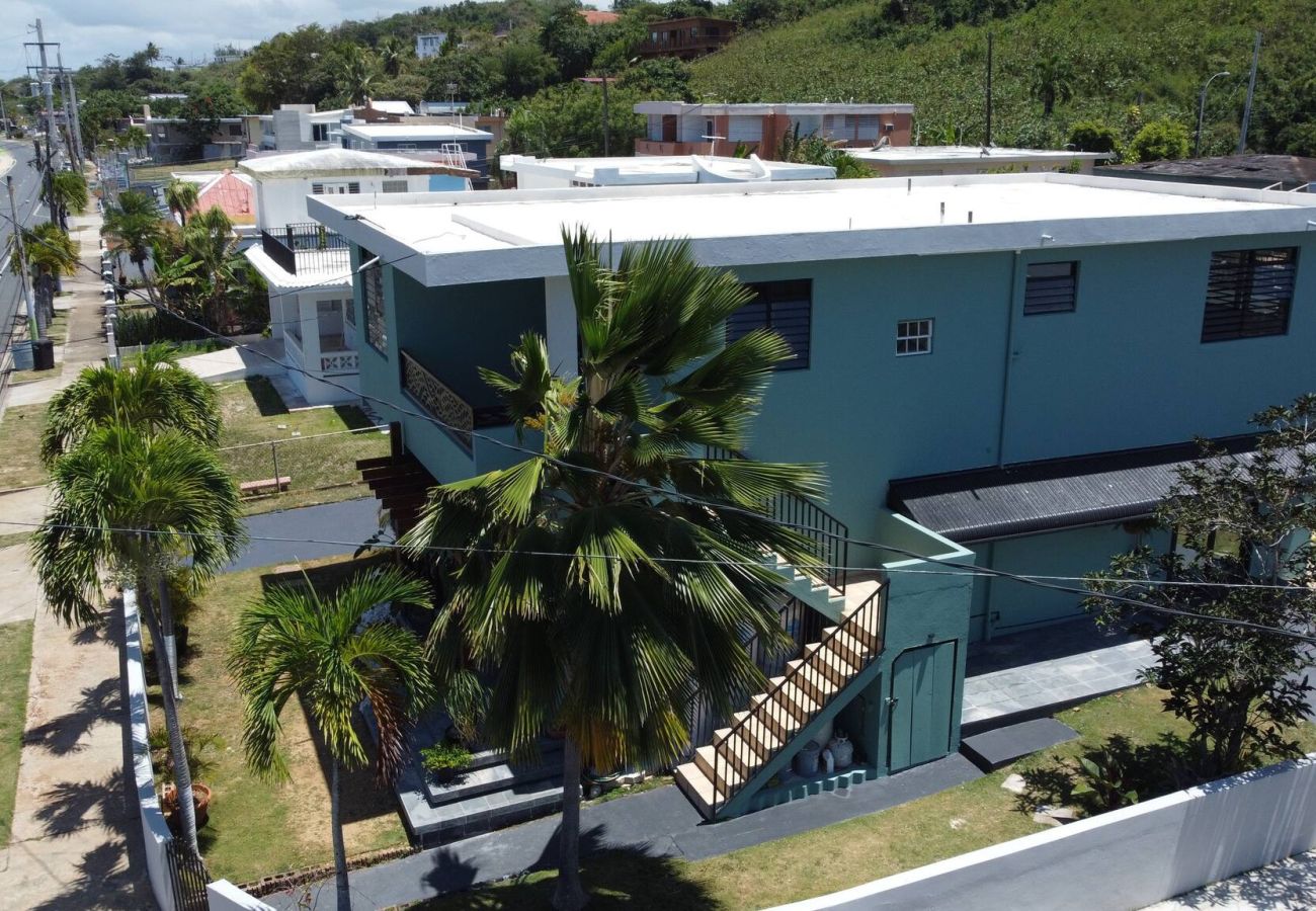 House in Camuy - 6BR Beachfront Compound w/ Generator & Games 