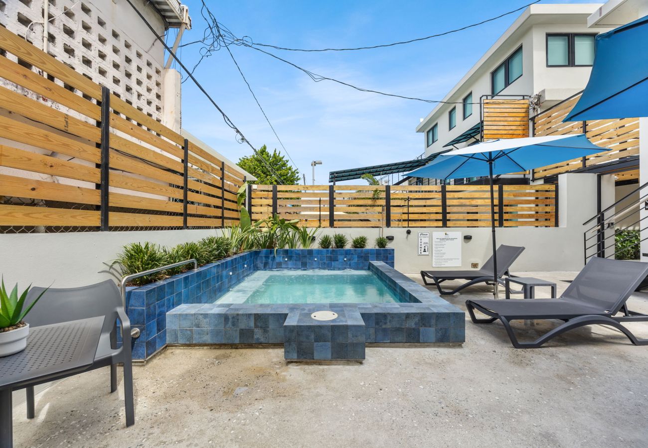 Rent by room in Carolina - Isla Verde Ocean Breeze | Luxury Beach Suites 1B