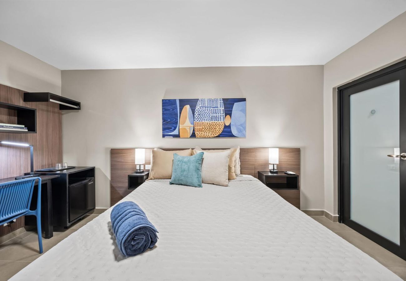Rent by room in Carolina - Isla Verde Ocean Breeze | Luxury Beach Suites 1D
