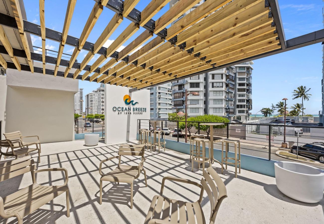 Rent by room in Carolina - Isla Verde Ocean Breeze | Luxury Beach Suites 2B