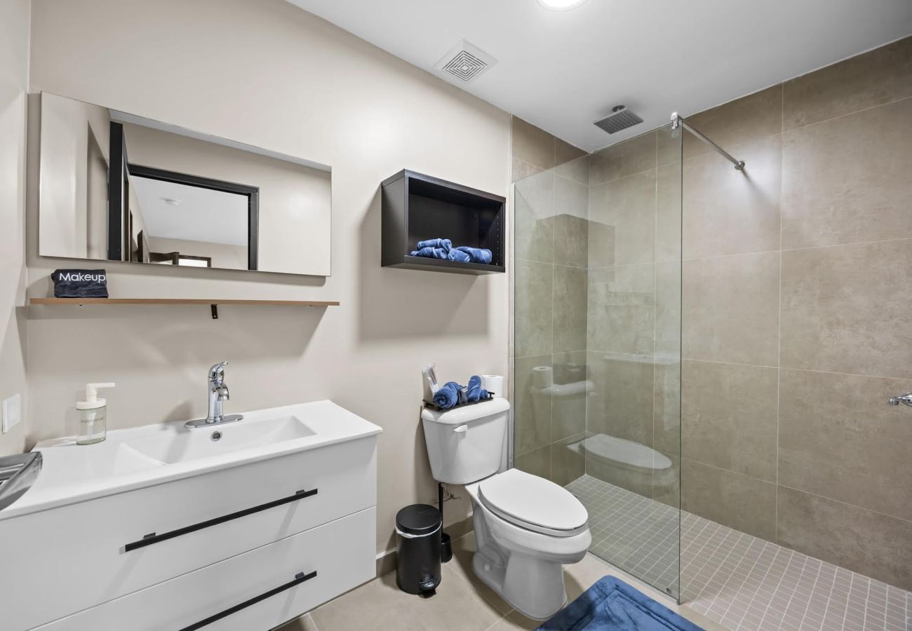 Rent by room in Carolina - Isla Verde Ocean Breeze | Luxury Beach Suites 1A