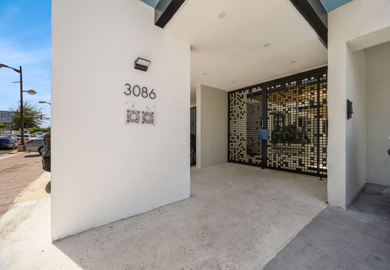 Rent by room in Carolina - Isla Verde Ocean Breeze | Luxury Beach Suites 1A 