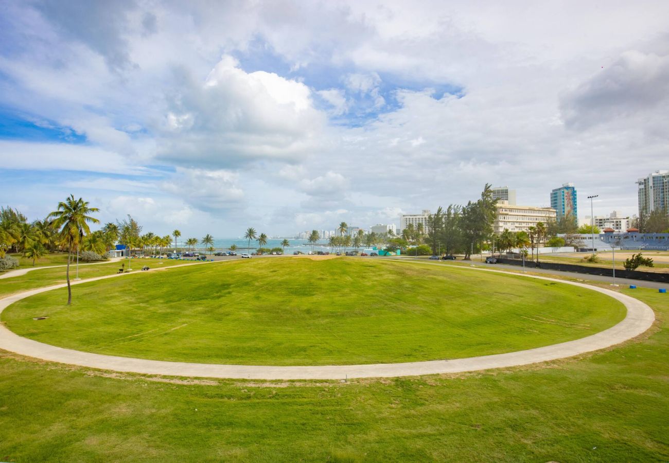 Apartment in San Juan - Cozy 1br Minutes Walking from Escambron Beach 