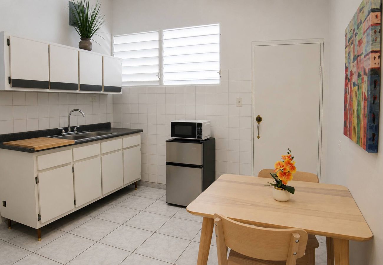 Apartment in San Juan - Cozy 1br Minutes Walking from Escambron Beach 