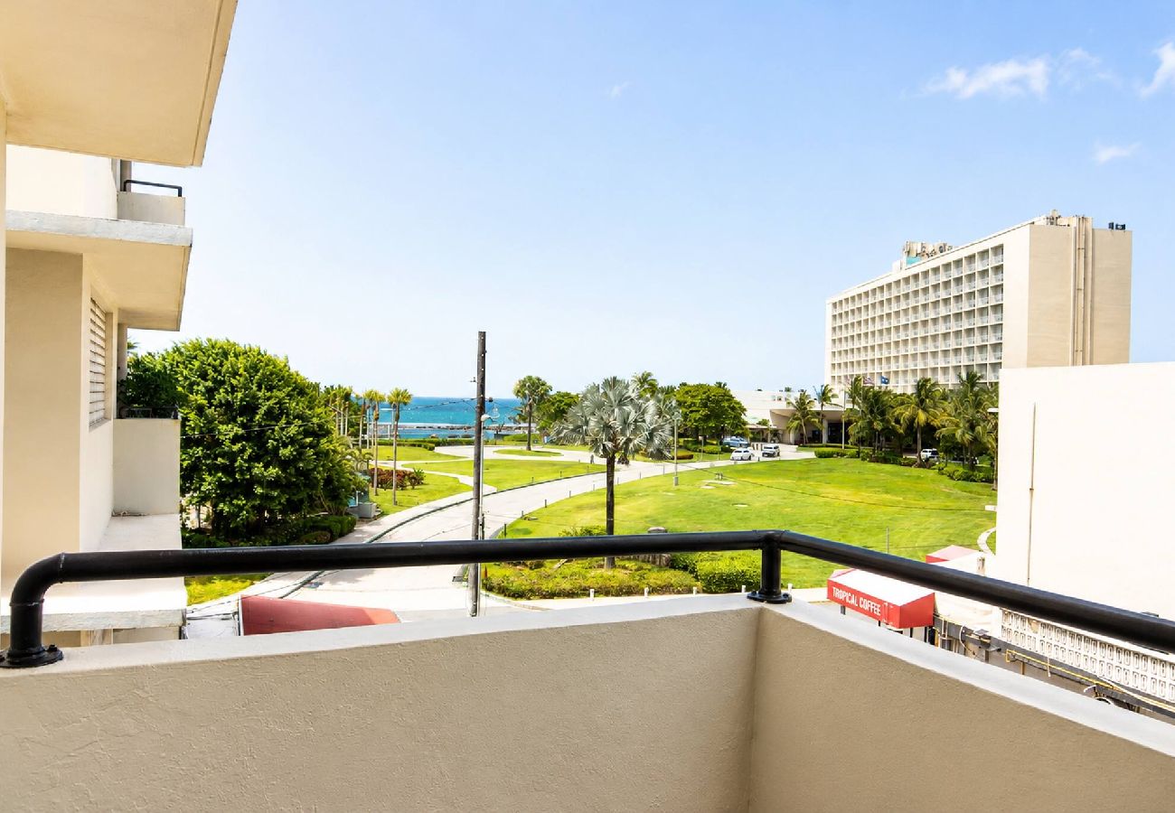 Apartment in San Juan - Budget 1BR Minutes from Escambron Beach 
