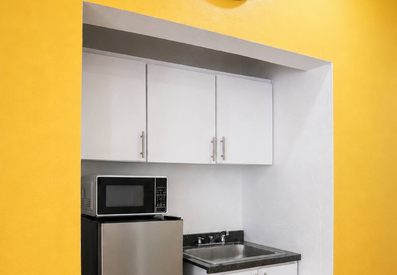 Apartment in San Juan - Spacious Budget-Friendly 1BR by Escambron Beach 