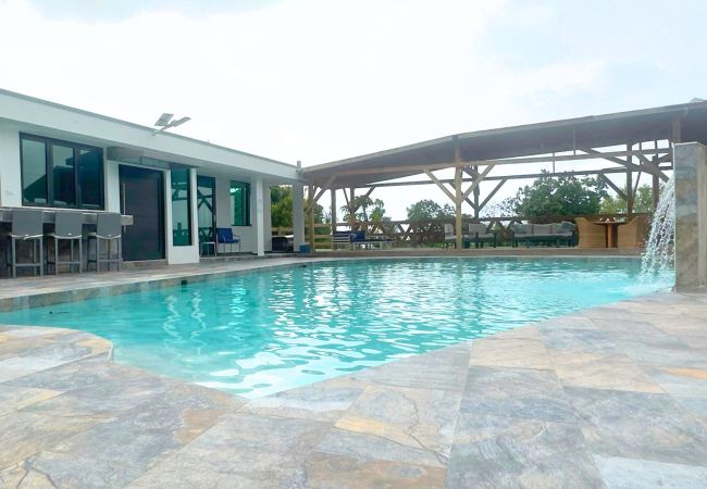 House in Río Grande - Casa Zarzal Mountain & Ocean Retreat