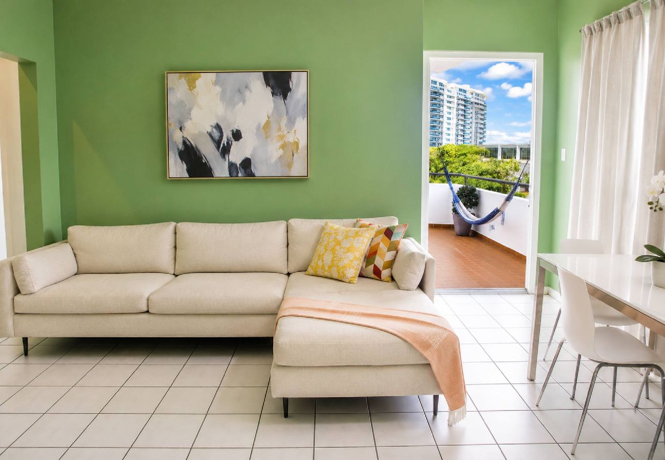 Apartment in San Juan - 1BR with Balcony Steps from Escambron Beach 