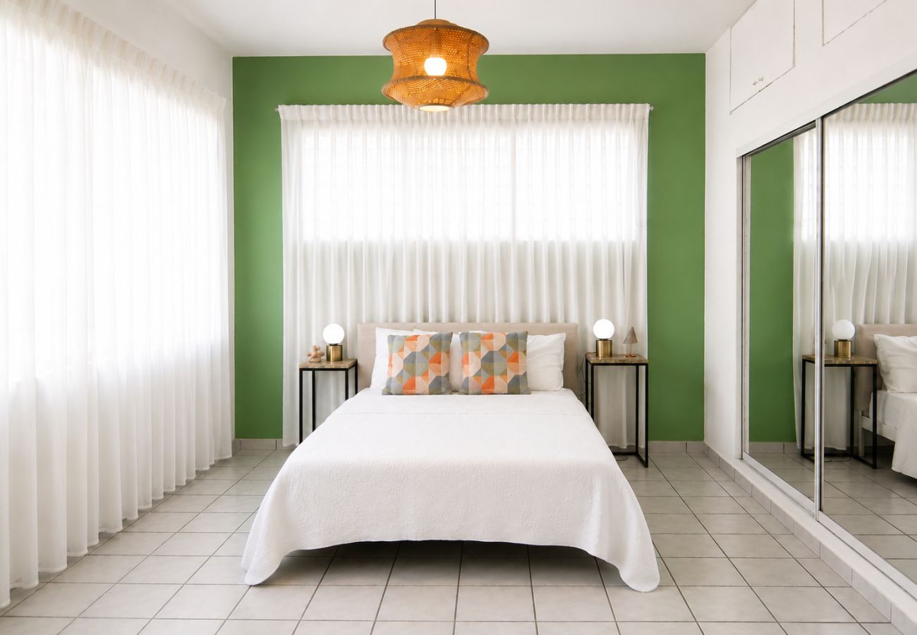 Apartment in San Juan - Vibrant 1BR w Balcony, Steps to Escambron Beach