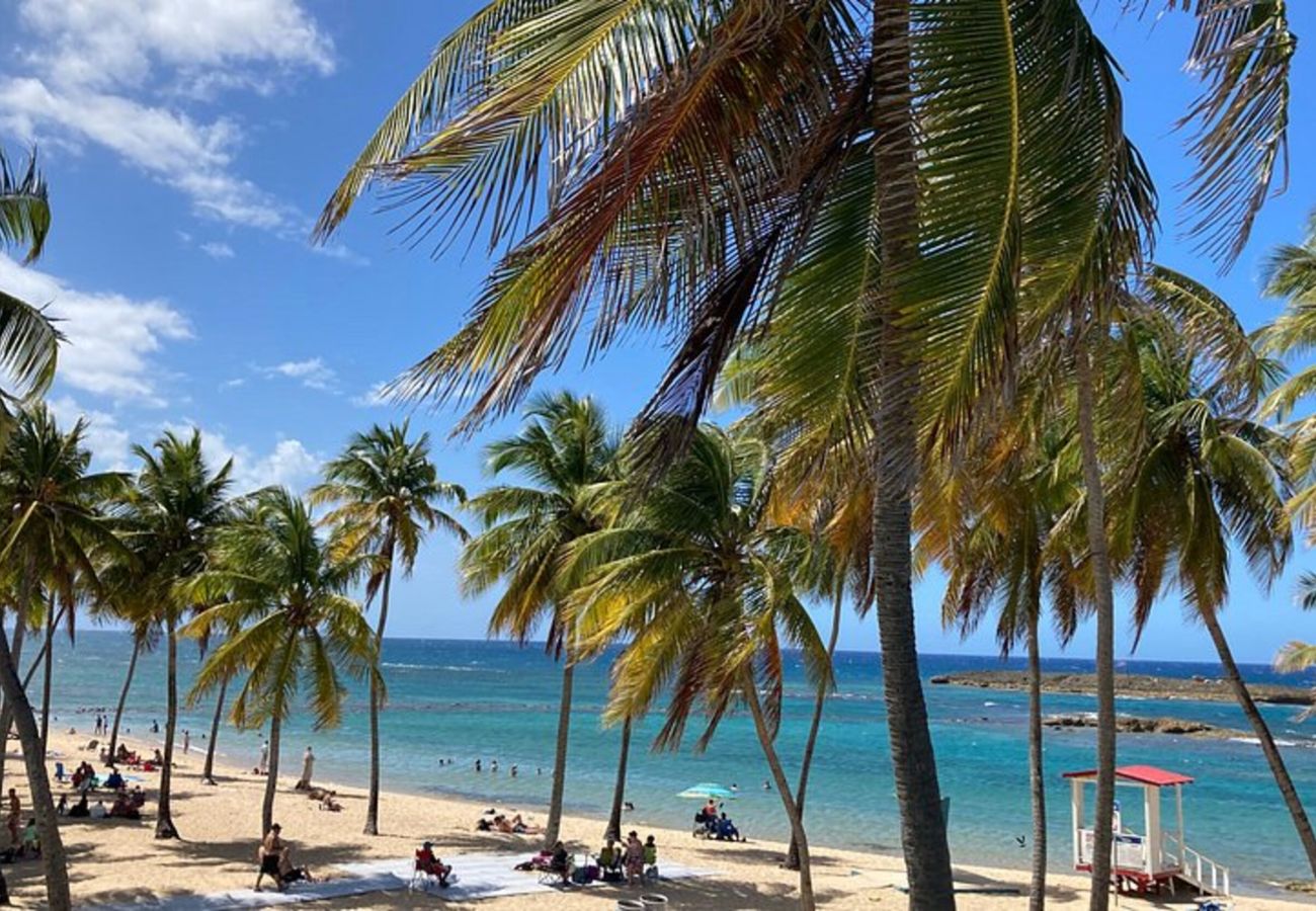 Apartment in San Juan - Vibrant 1BR w Balcony, Steps to Escambron Beach