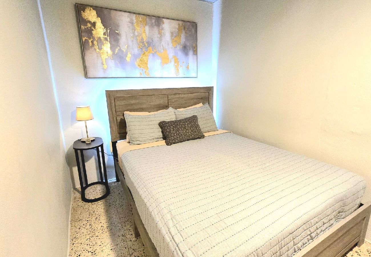 Apartment in San Juan - Trujillo Alto - Parking Gratis, TV, A/C, Wi-Fi 