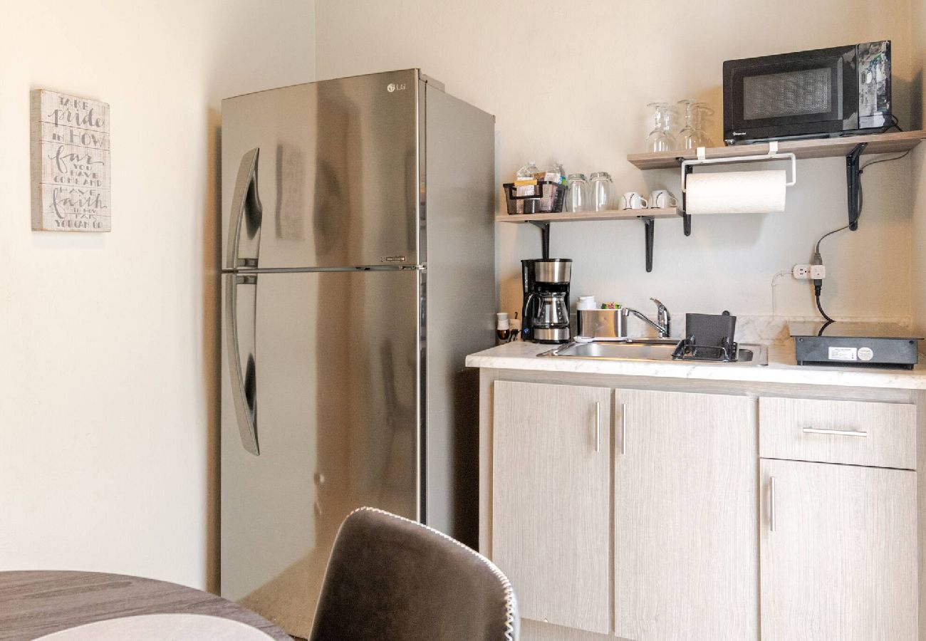 Apartment in San Juan - Trujillo Alto - Parking Gratis, TV, A/C, Wi-Fi 