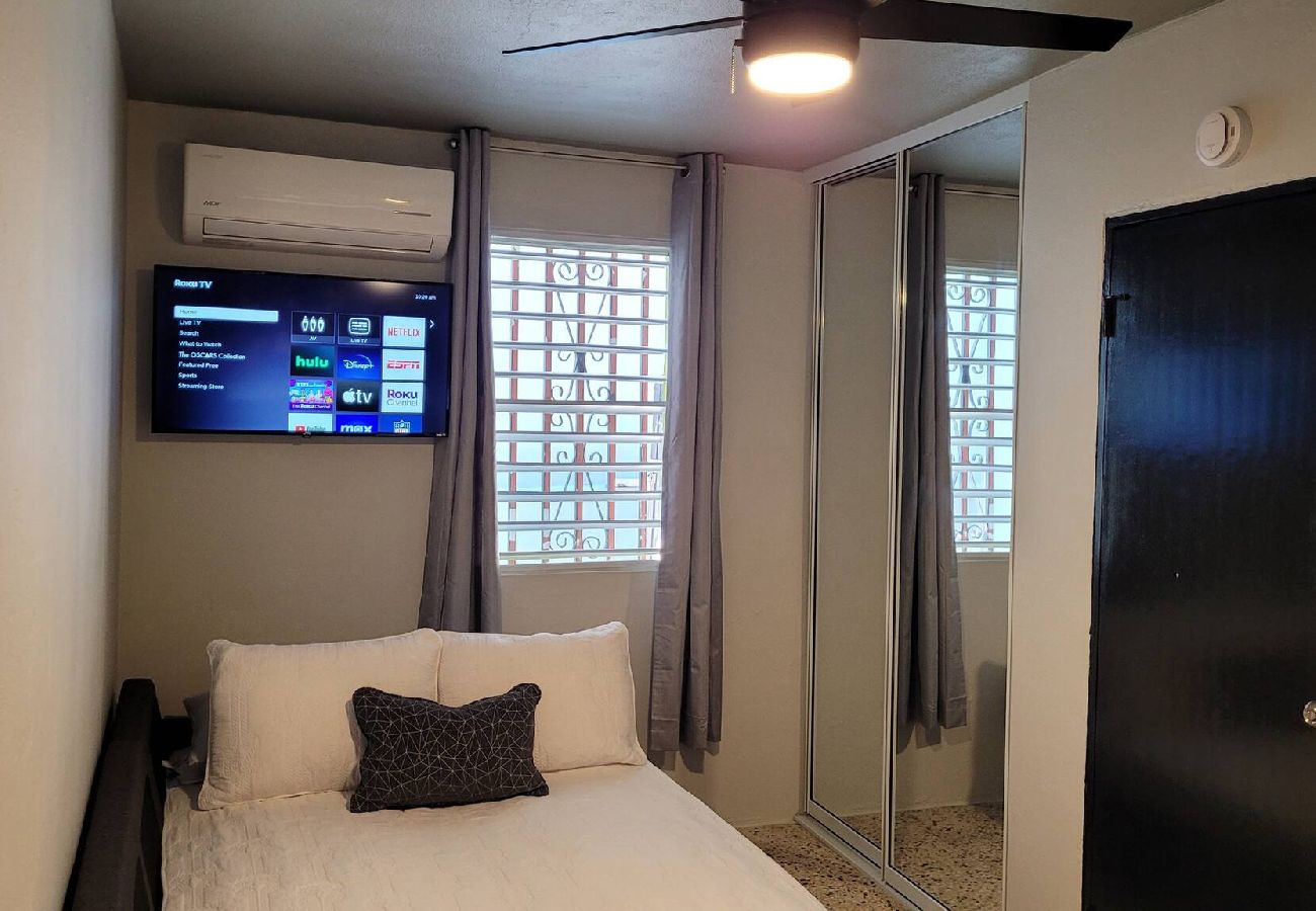 Apartment in San Juan - Trujillo Alto - Parking Gratis, TV, A/C, Wi-Fi 