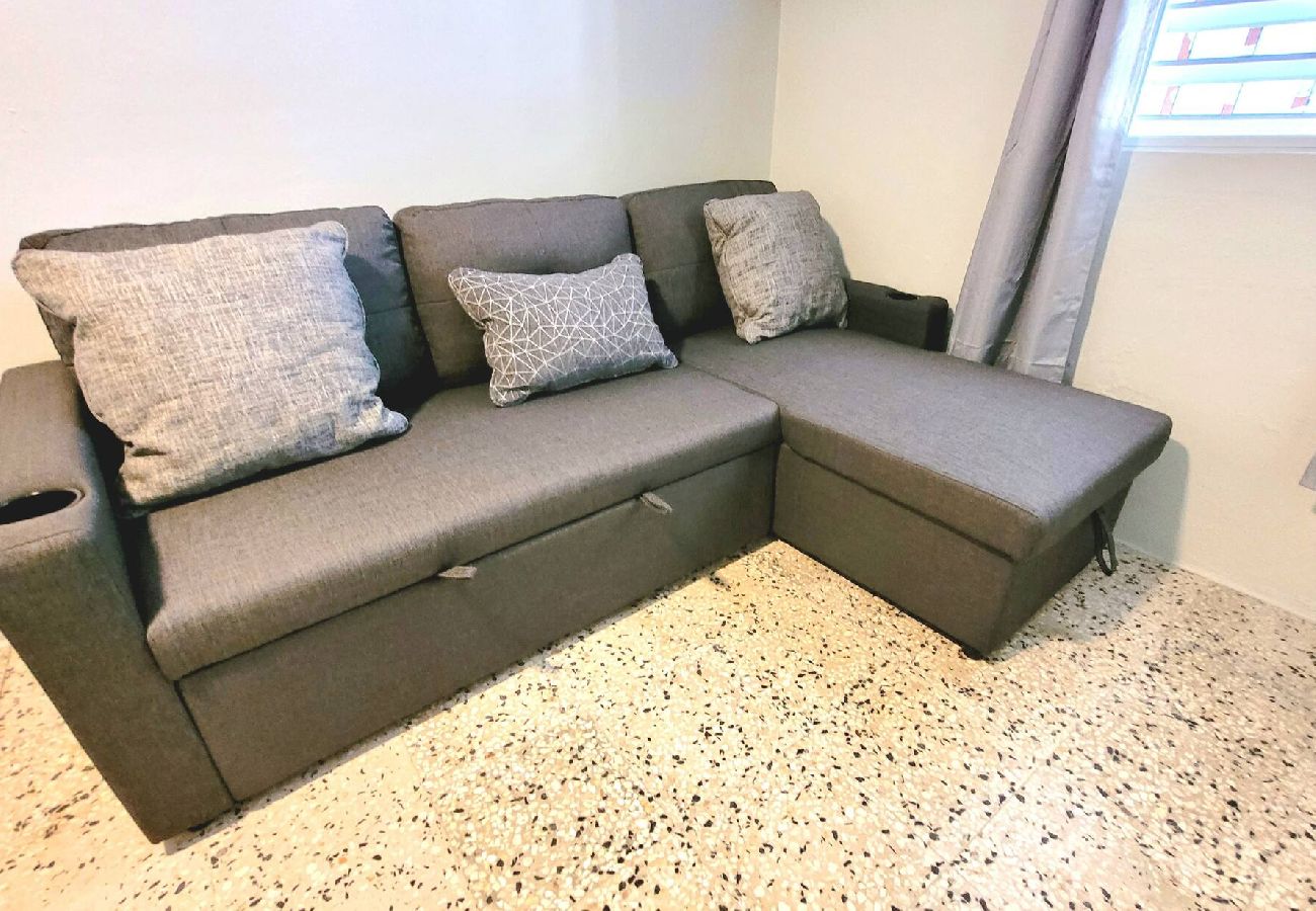 Apartment in San Juan - Trujillo Alto - Parking Gratis, TV, A/C, Wi-Fi 