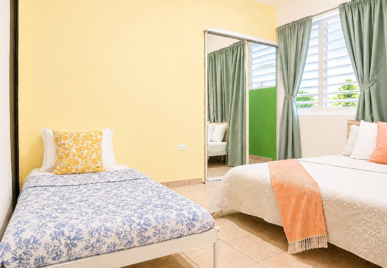 Apartment in San Juan - Charming 1 BR Walking Distance to Escambron Beach 