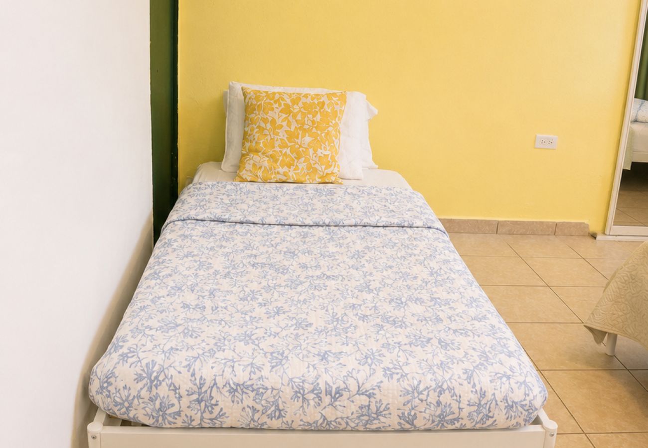 Apartment in San Juan - Charming 1 BR Walking Distance to Escambron Beach 