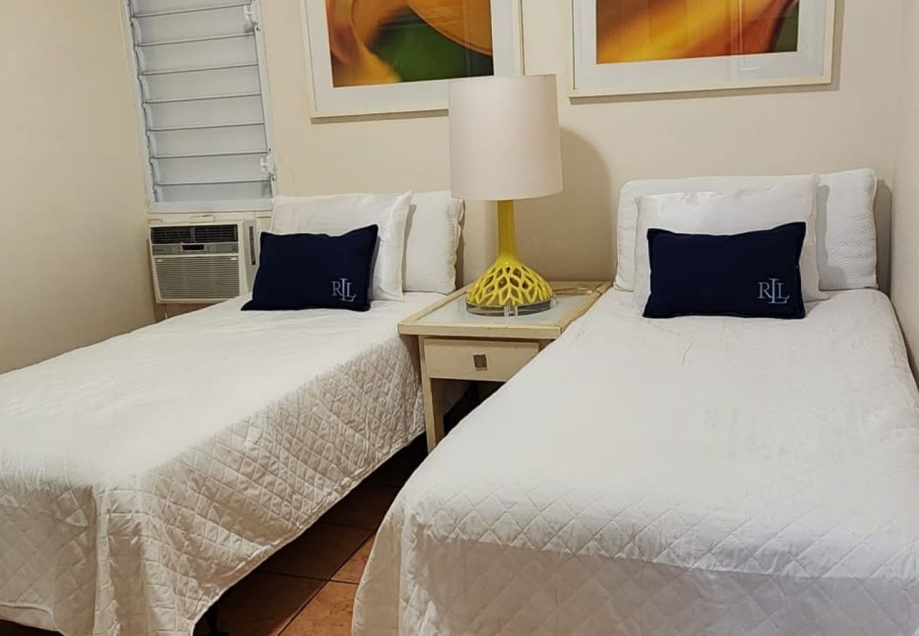 Apartment in Hato Rey - Charming 2BR in Condado – 4 Min to the Beach & Parking