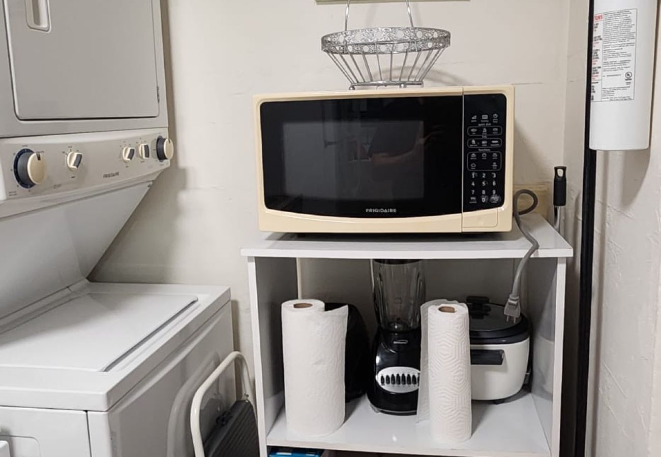Apartment in Hato Rey - Charming 2BR in Condado – 4 Min to the Beach & Parking