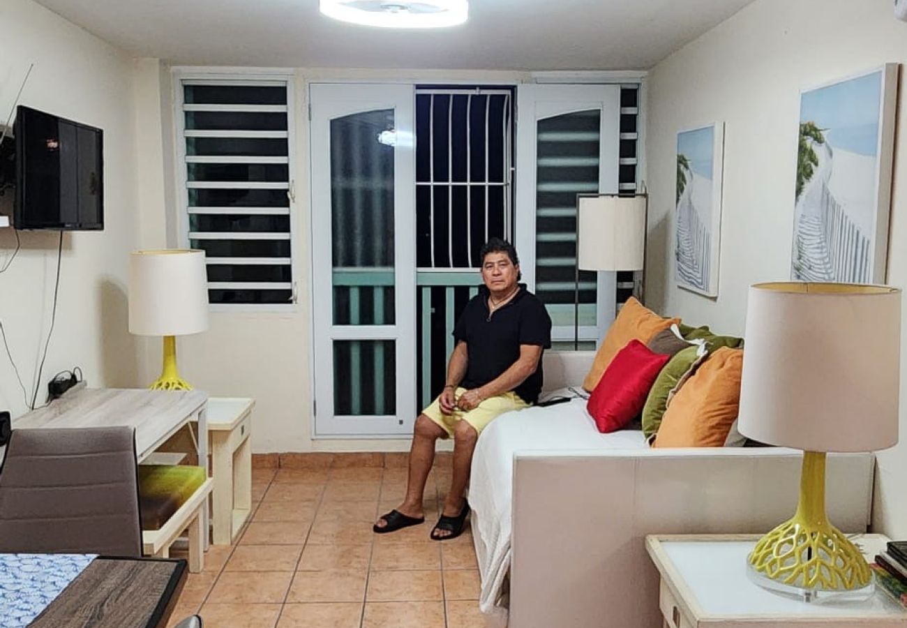 Apartment in Hato Rey - Charming 2BR in Condado – 4 Min to the Beach & Parking