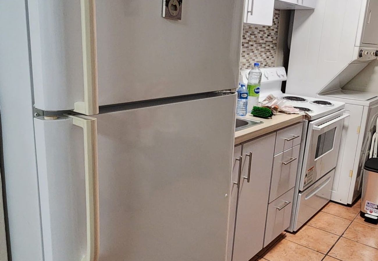 Apartment in Hato Rey - Charming 2BR in Condado – 4 Min to the Beach & Parking