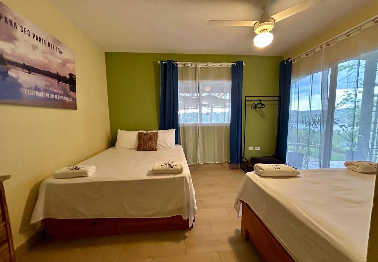 Rent by room in El Caimito - Villas del Lago Resort | Family suite