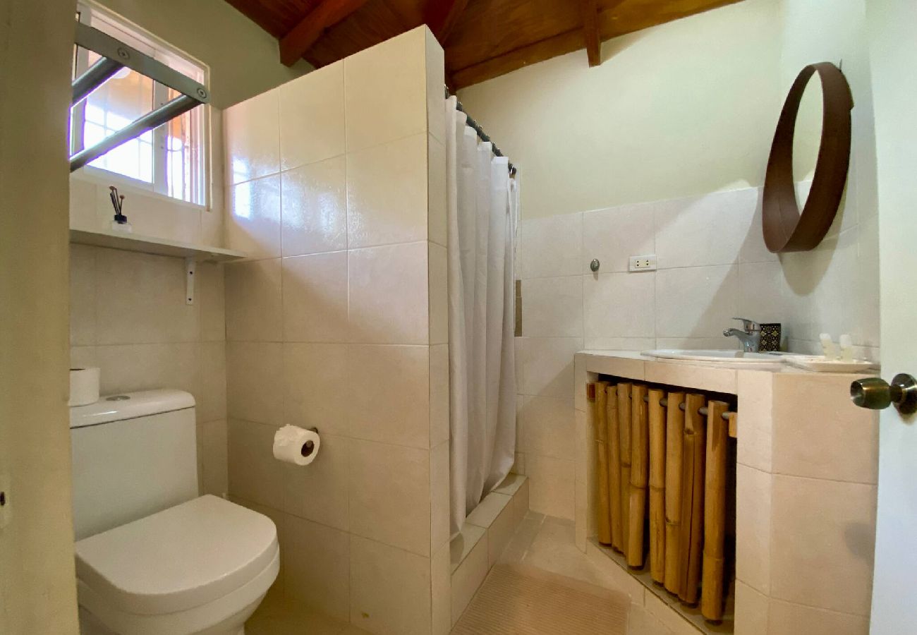 Rent by room in El Caimito - Villas Del Lago Resort – King Room | Upper Floor
