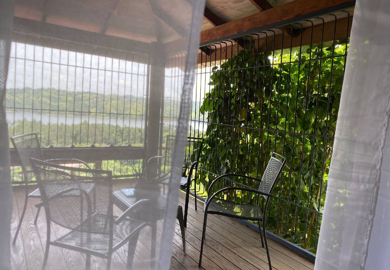 Rent by room in El Caimito - Villas Del Lago Resort – Family Suite | Upper Floor