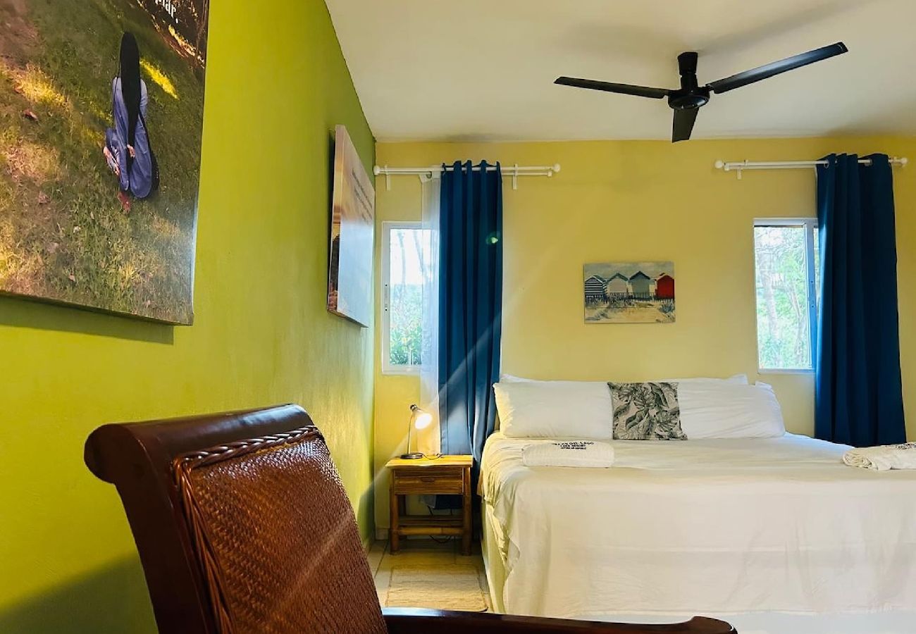 Rent by room in El Caimito - Villas Del Lago Resort – Family Suite | Upper Floor