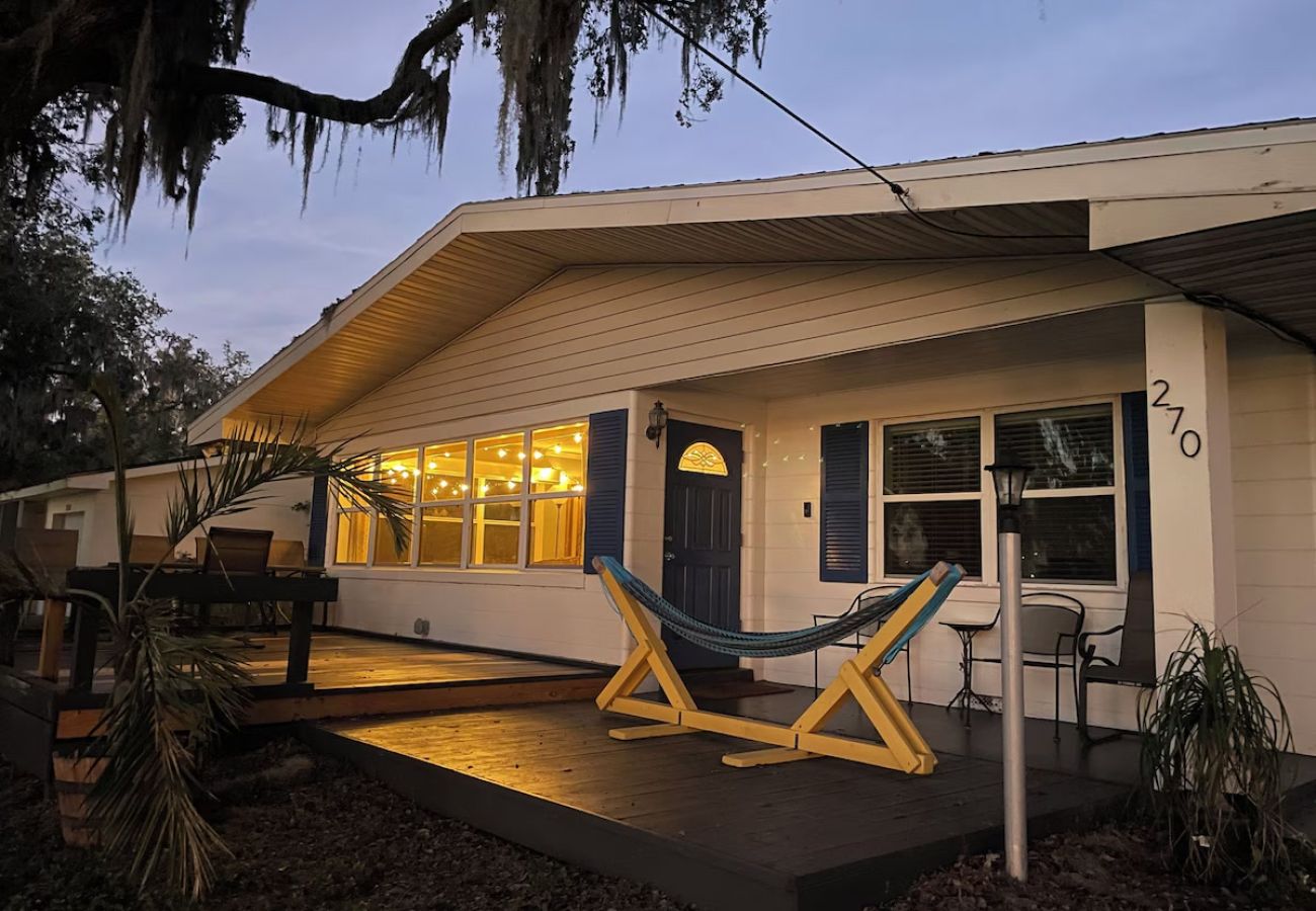 House in Polk City - Lakefront Home 5 Min to Downtown. Best Sunsets!