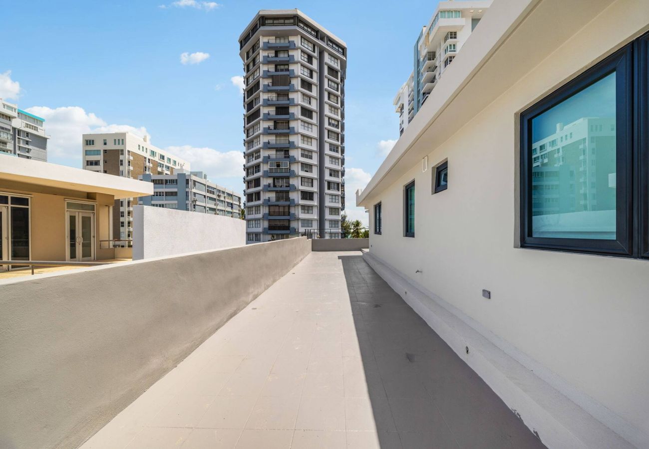 Apartment in Carolina - 2 Floors | 2 Suites | 2 Min to Beach | Private Pool