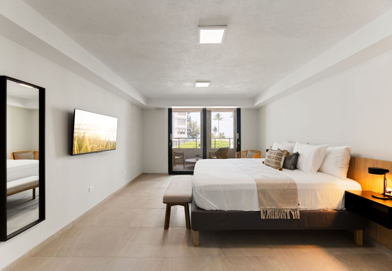 Apartment in Carolina - 2 Floors | 2 Suites | 2 Min to Beach | Private Pool
