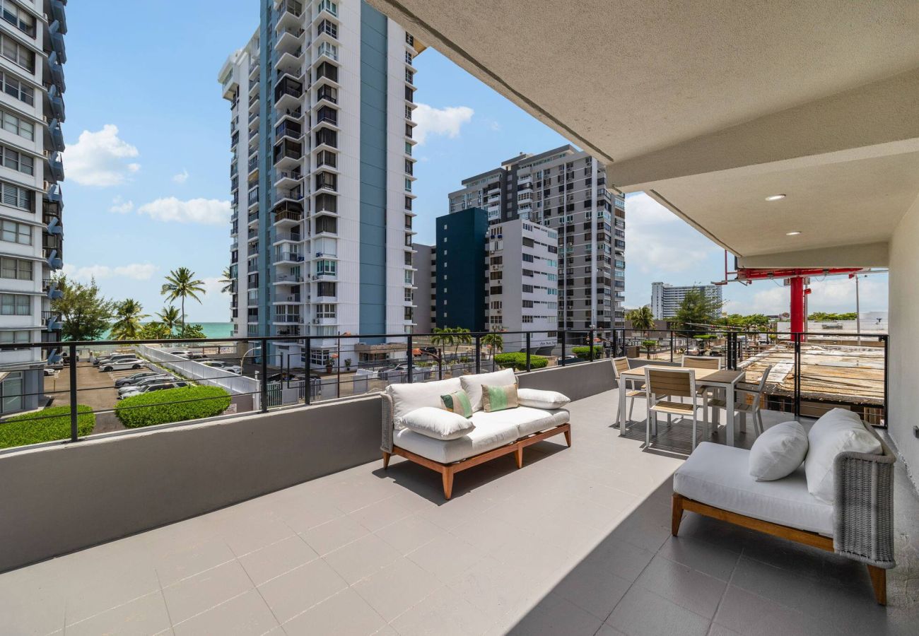 Apartment in Carolina - 2 Floors | 2 Suites | 2 Min to Beach | Private Pool