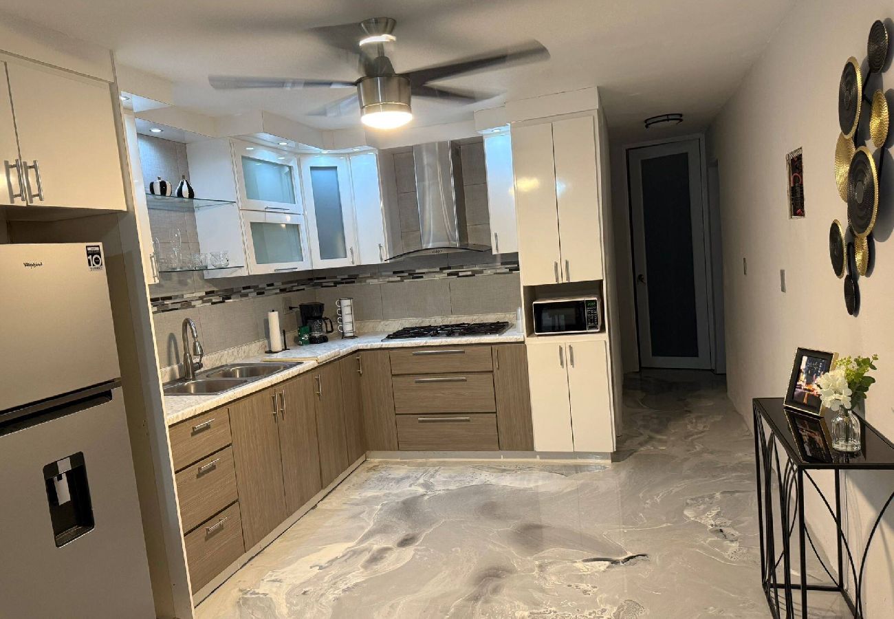 House in Carolina - Modern & Cozy Home2 Mins to Airport and car rental 