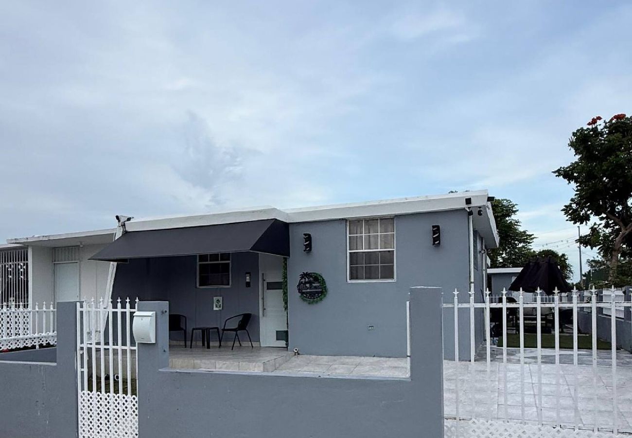 House in Carolina - Modern & Cozy Home2 Mins to Airport and car rental 