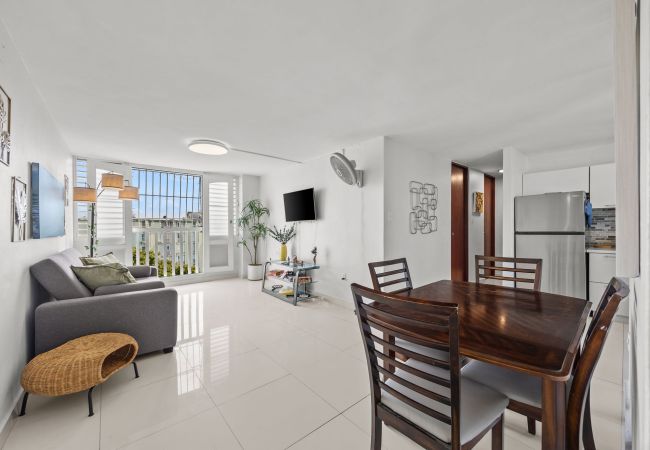 Condominium in Hato Rey - 3BR Condo w/ Gym & Balcony – Hato Rey, San Juan
