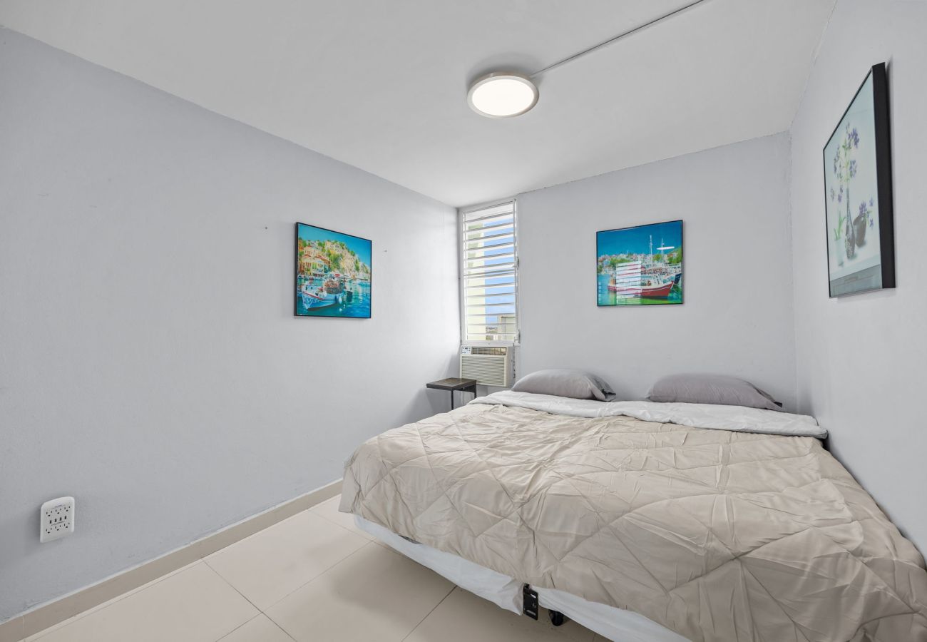 Condominium in Hato Rey - 3BR Condo w/ Gym & Balcony – Hato Rey, San Juan