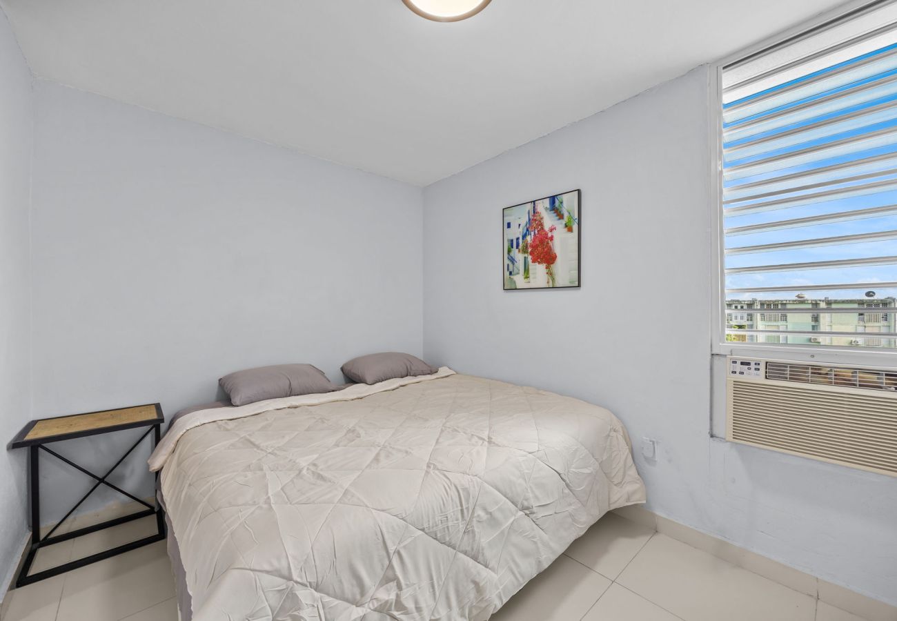 Condominium in Hato Rey - 3BR Condo w/ Gym & Balcony – Hato Rey, San Juan