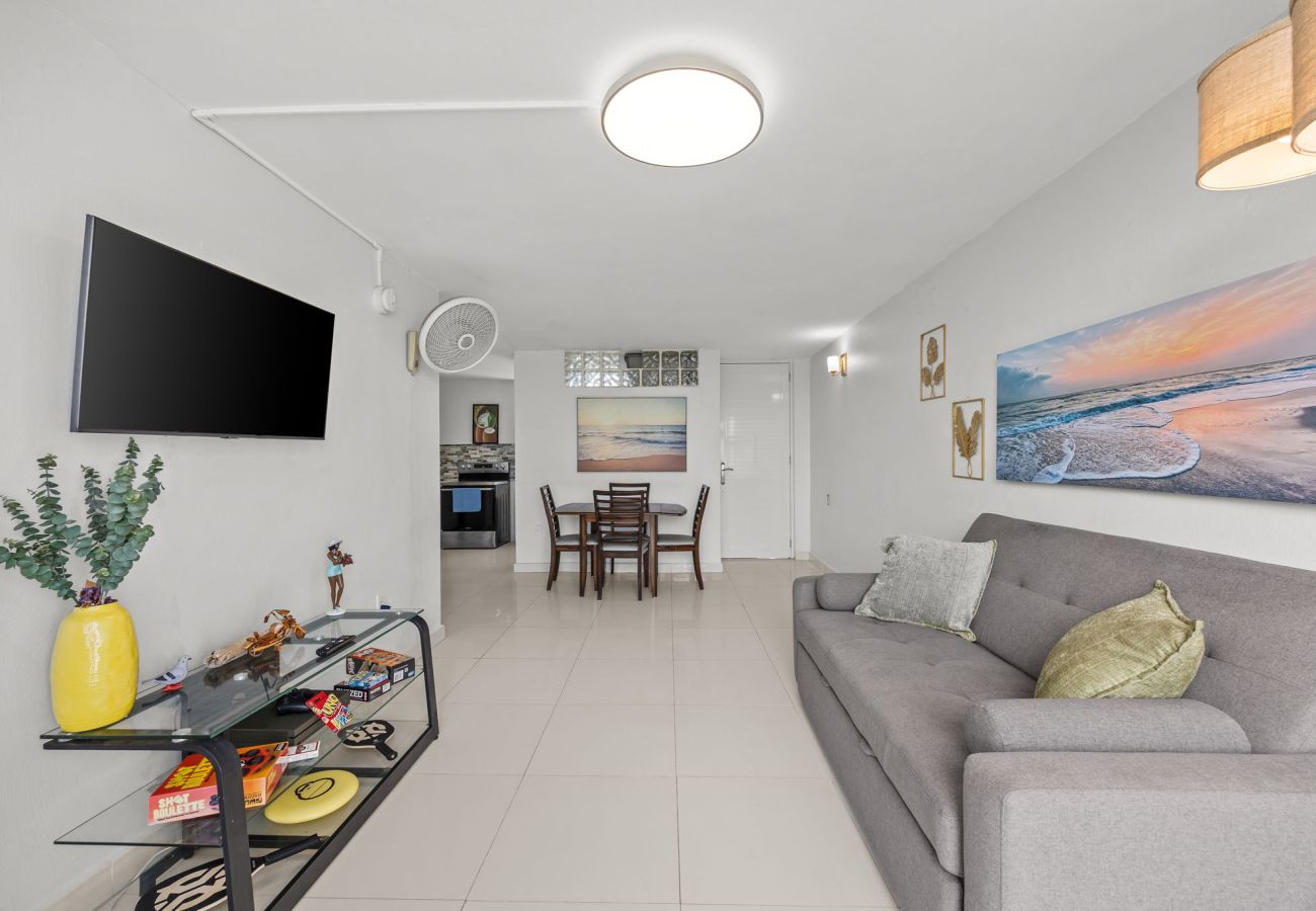 Condominium in Hato Rey - 3BR Condo w/ Gym & Balcony – Hato Rey, San Juan