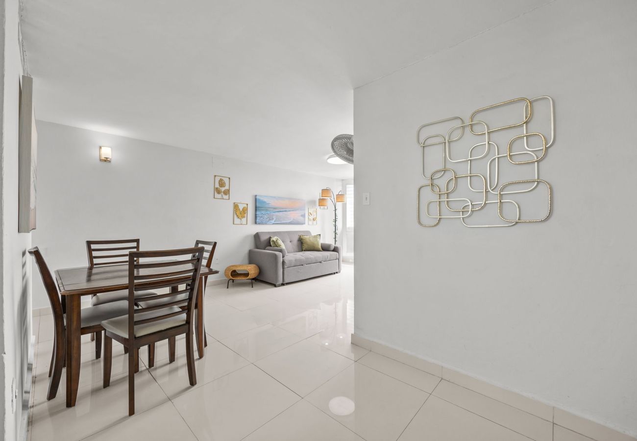 Condominium in Hato Rey - 3BR Condo w/ Gym & Balcony – Hato Rey, San Juan