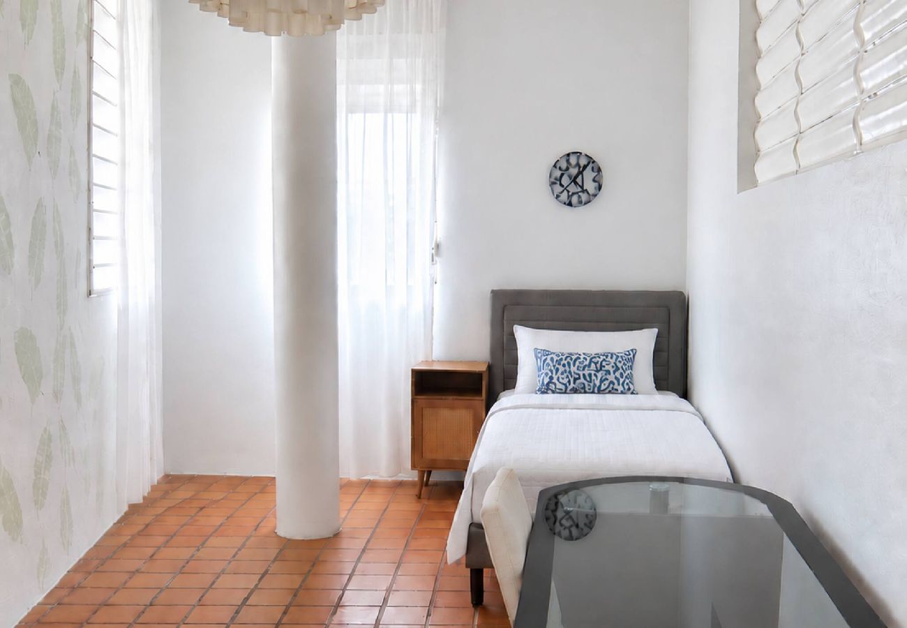 Apartment in San Juan - 2BR Walk to Beach & Old San Juan 