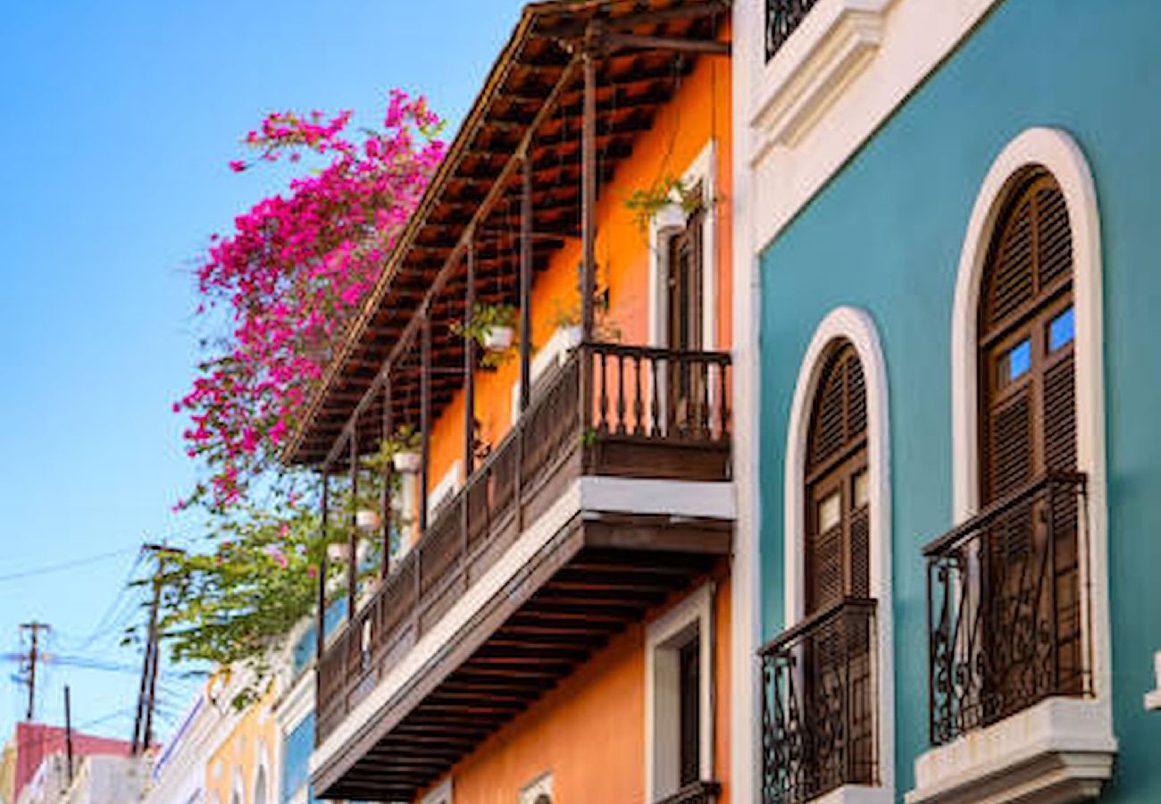 Apartment in San Juan - 2BR Walk to Beach & Old San Juan 