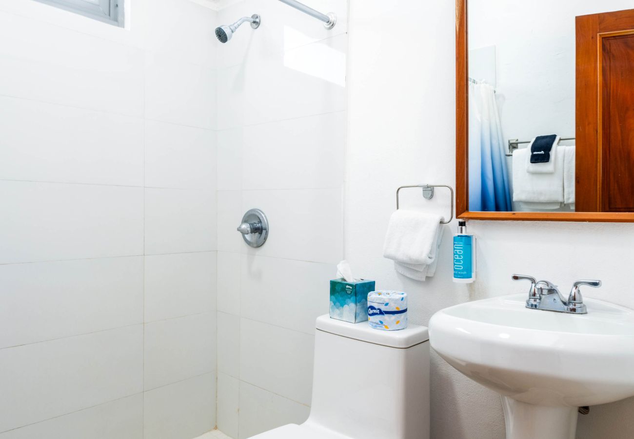 Rent by room in San Juan - Bahia Urbana, Superior Room with balcony, near Old San Juan
