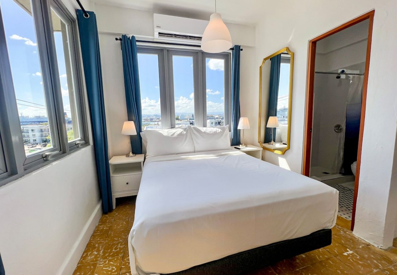 Rent by room in San Juan - Bahia Urbana, Superior Room with balcony, near Old San Juan