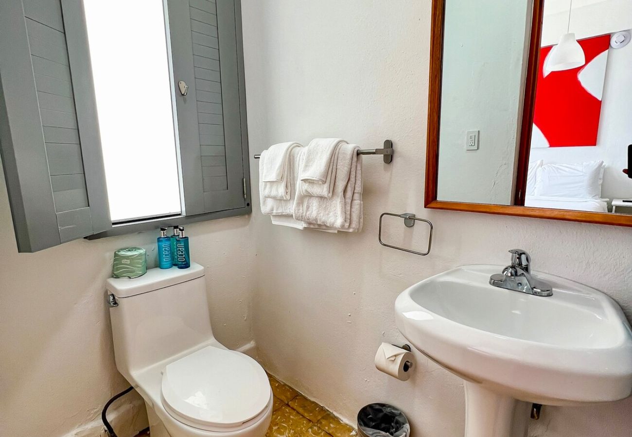 Rent by room in San Juan - Bahia Urbana, Superior Room with balcony, near Old San Juan