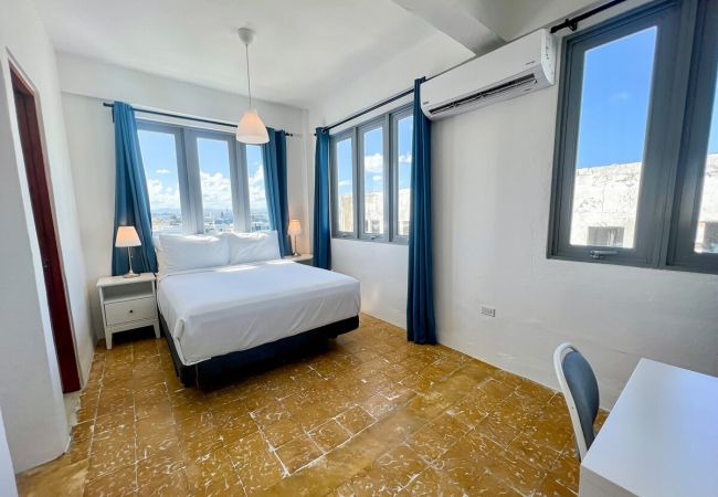 Rent by room in San Juan - Bahia Urbana, Superior Room, near Old San Juan