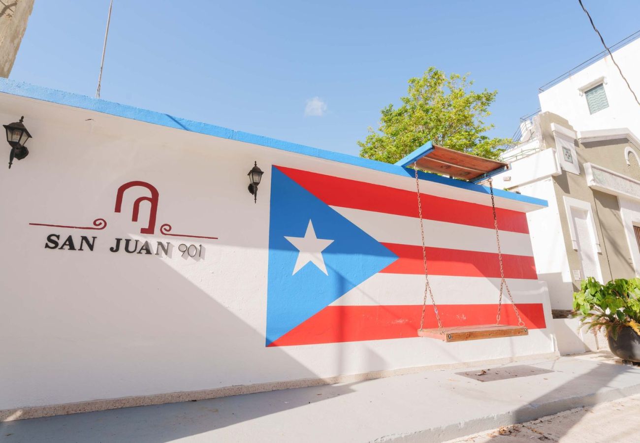 Rent by room in San Juan - Bahia Urbana, Superior Room, near Old San Juan
