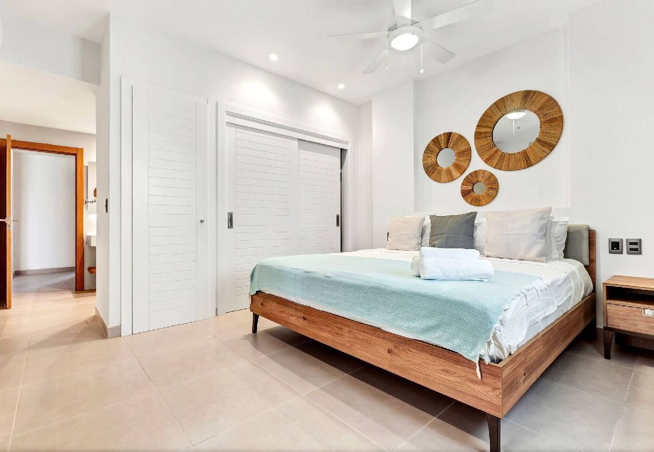 Condominium in Punta Cana - LIS4C04 - Apartamento de playa con piscina