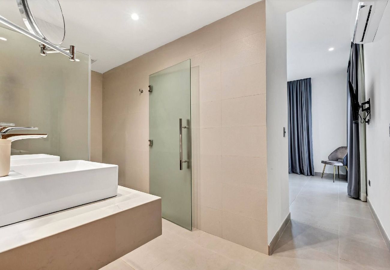 Condominium in Punta Cana - LIS4C04 - Apartamento de playa con piscina